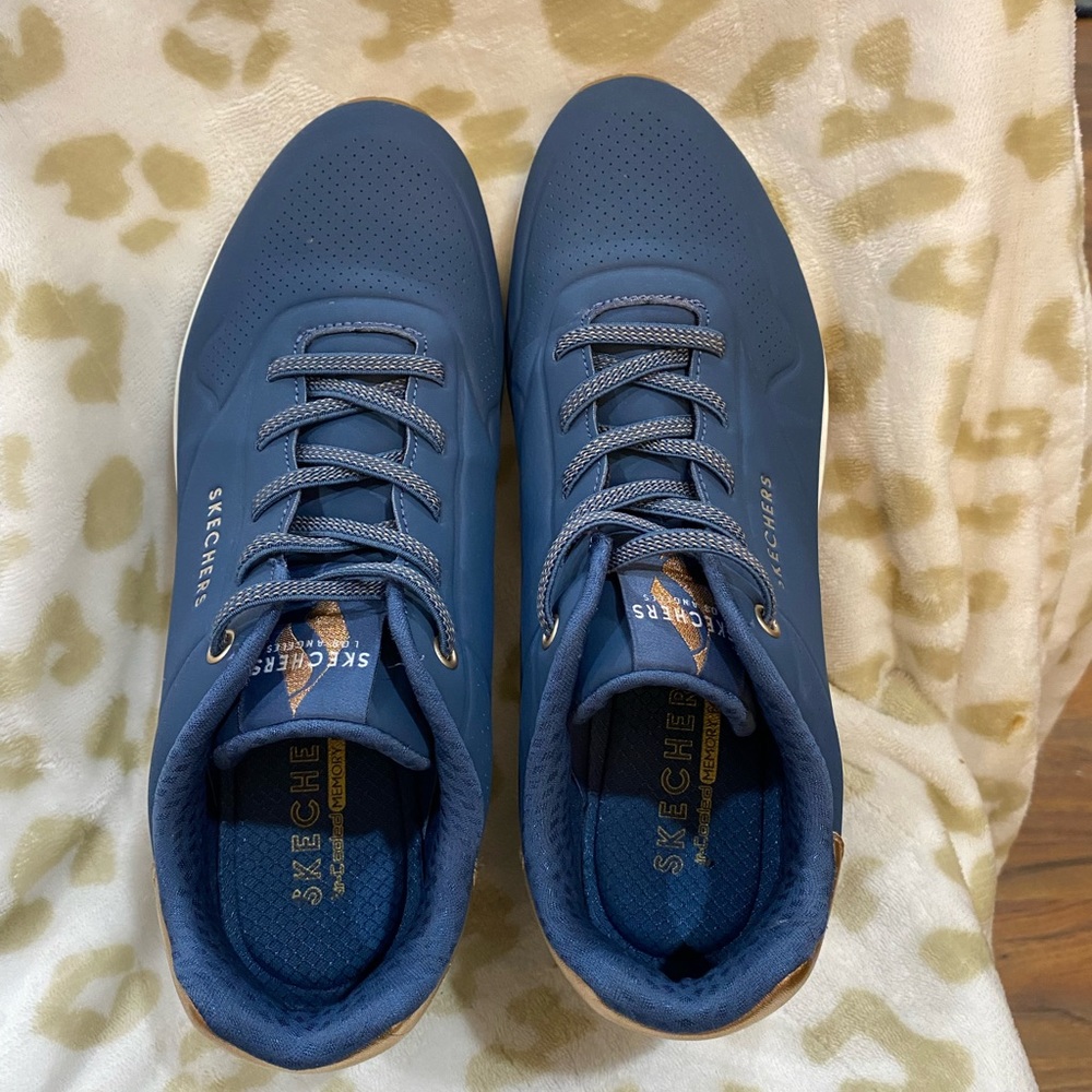 Skechers Uno Shimmer Away Blue & Gold Tennis Shoes… Size: Women’s 9.5… EUC